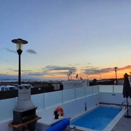 Villa La Asomada, *
